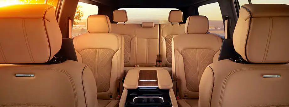 2022 Jeep Grand Wagoneer 3 rows of seating